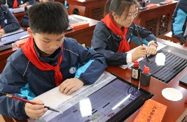 �A�ı����ǻە����������v�����Q�匍��С ���������Rƽ�����־�ٛ���